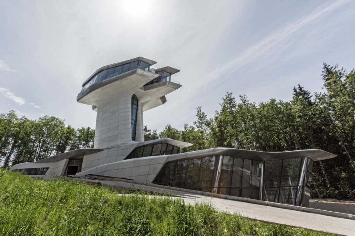 2018 S Best Homes Include Luxury Pads And A 3d Printed Mud Hut