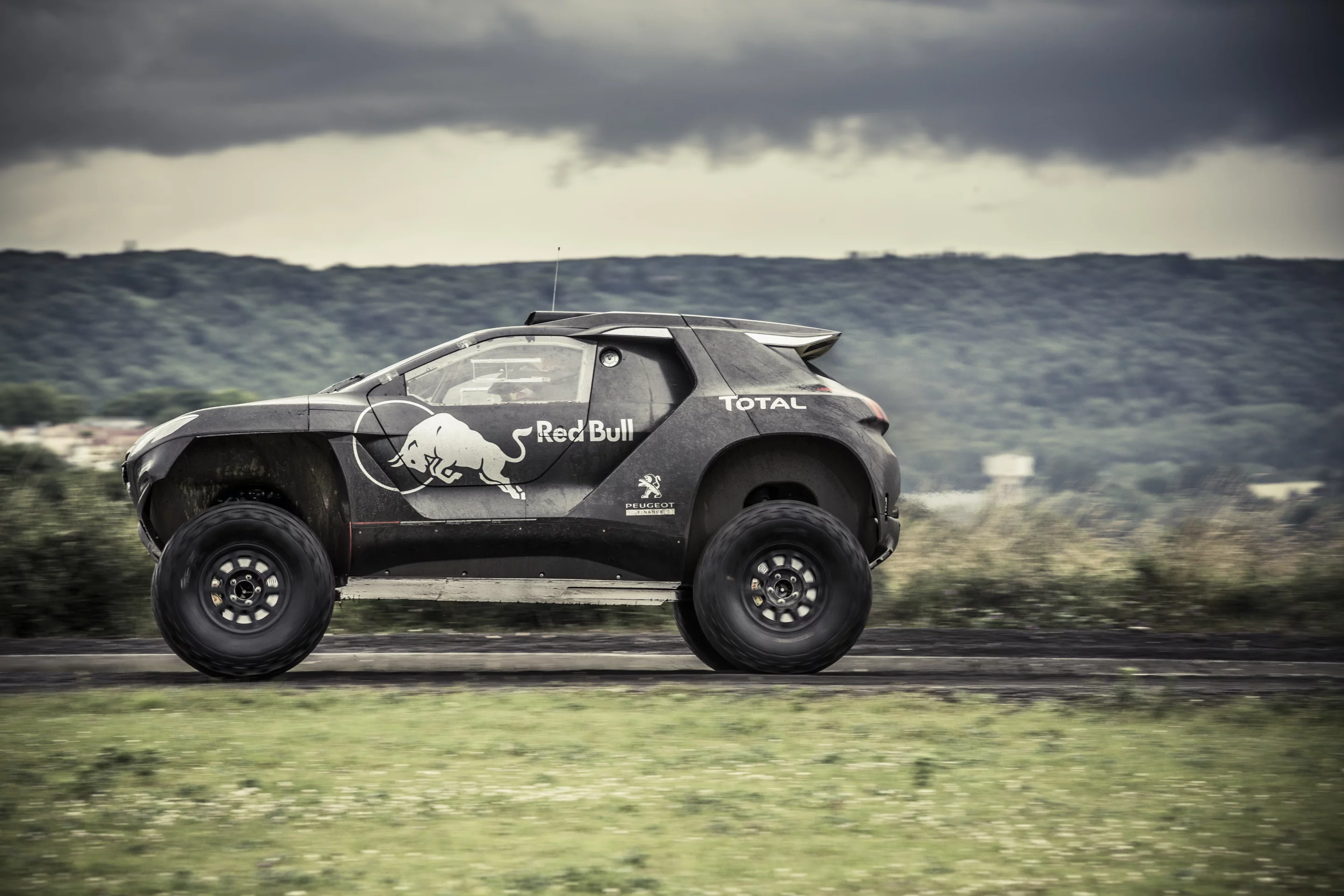 The 2008 DKR's two-wheel drive saves weight and allows for key structural improvements