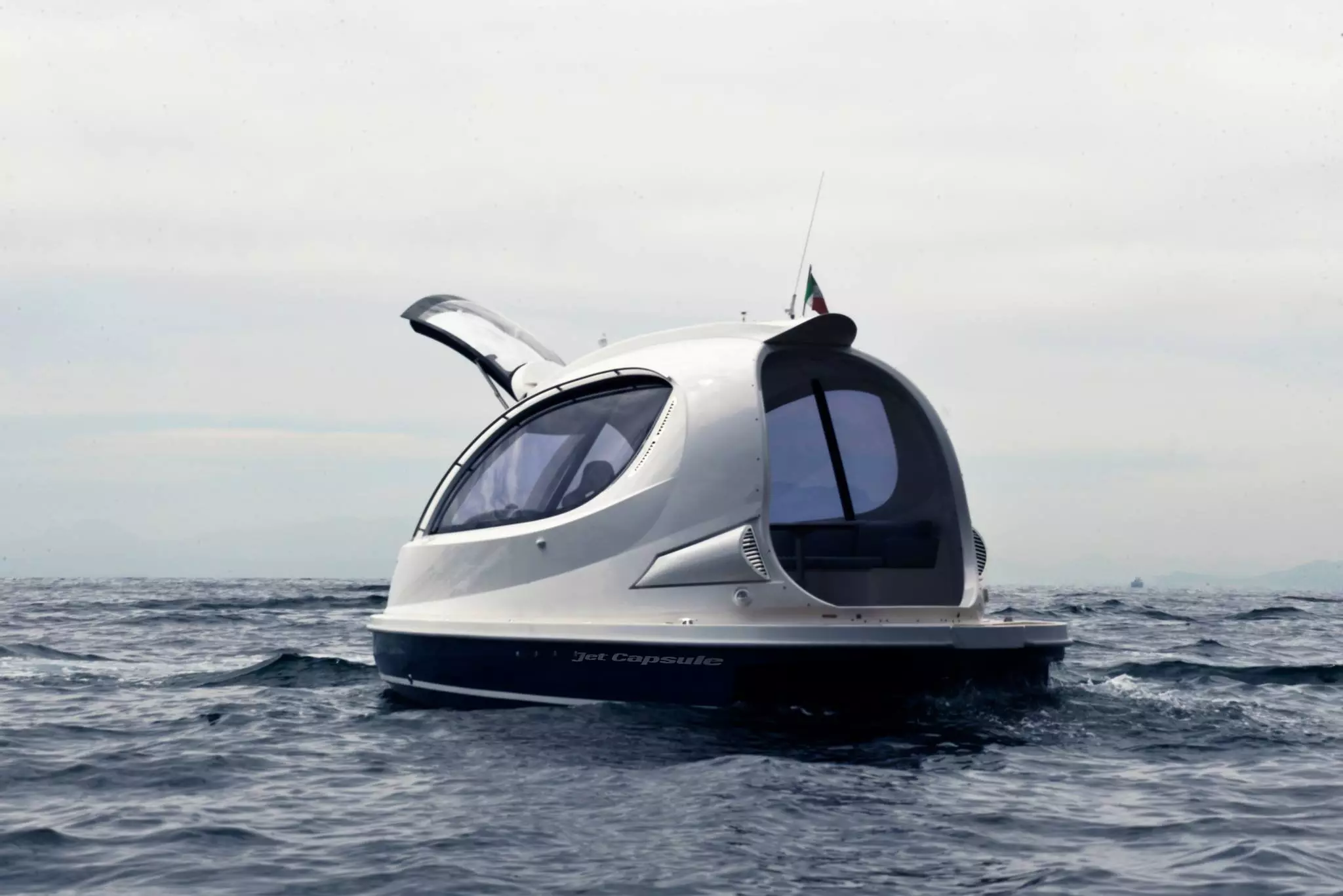 Jet Capsule is ideal for divers or swimmers