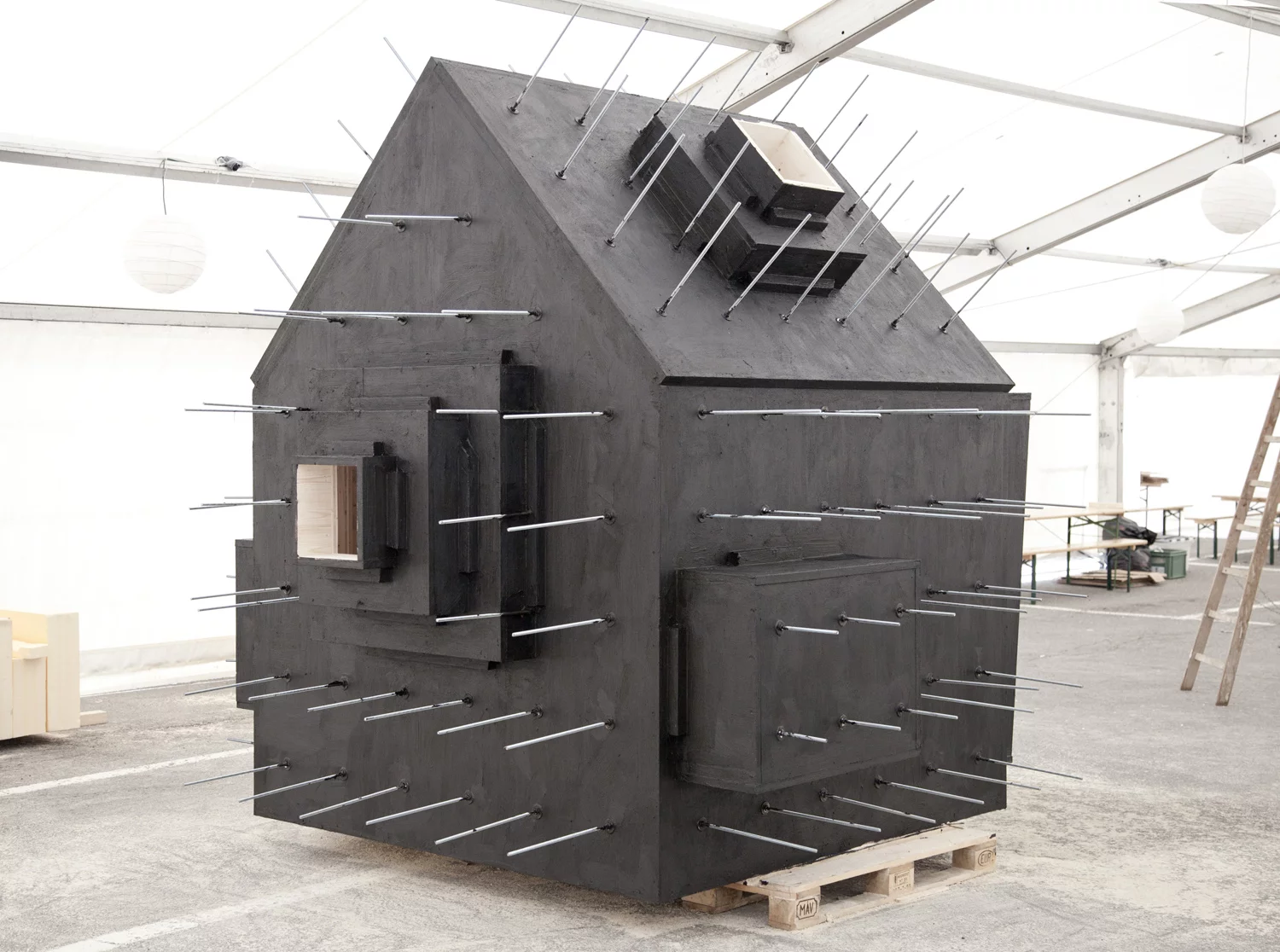 The wooden cabin was encased in concrete (Photo: Dylan Perrenoud)