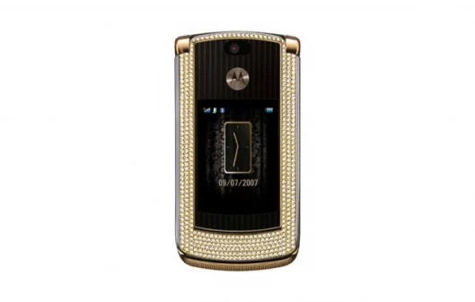 Diamond studded RAZR2 V8