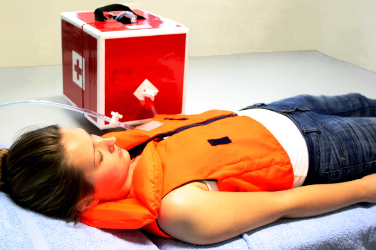 The prototype cooling vest and zeolite chamber