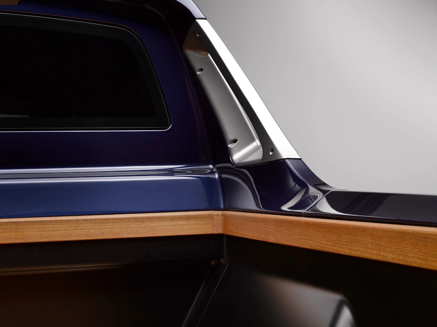 BMW X7 Pick-up closeup