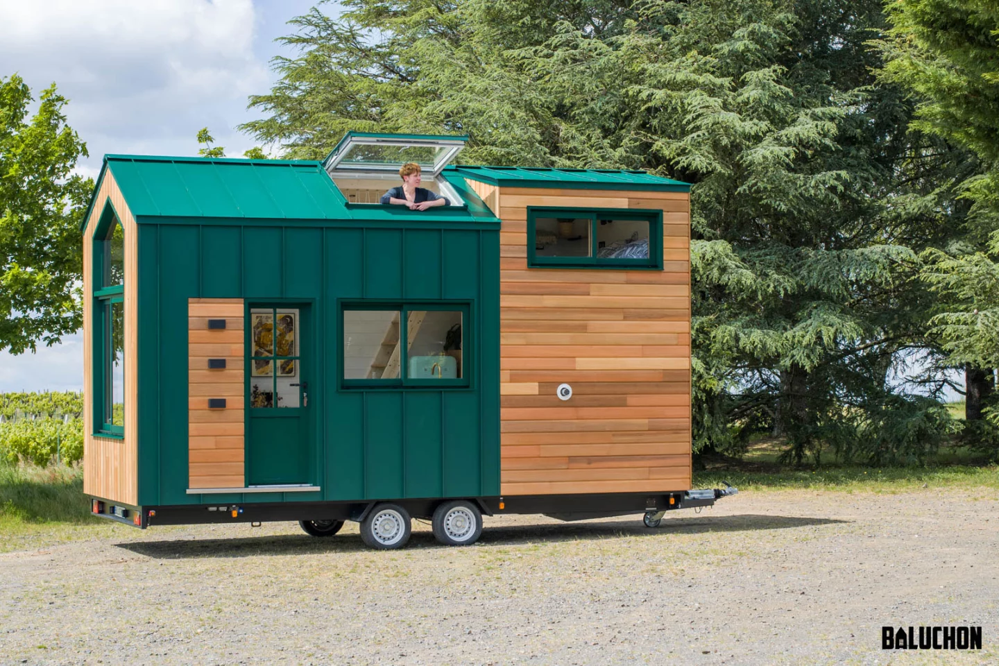 The Mina tiny house is based on a double-axle trailer and has a length of 20 ft (6 m)