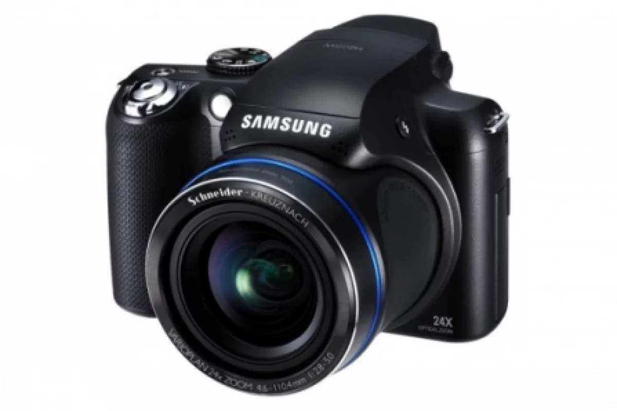 The HZ25W combines great looks with a powerful 24x optical zoom lens