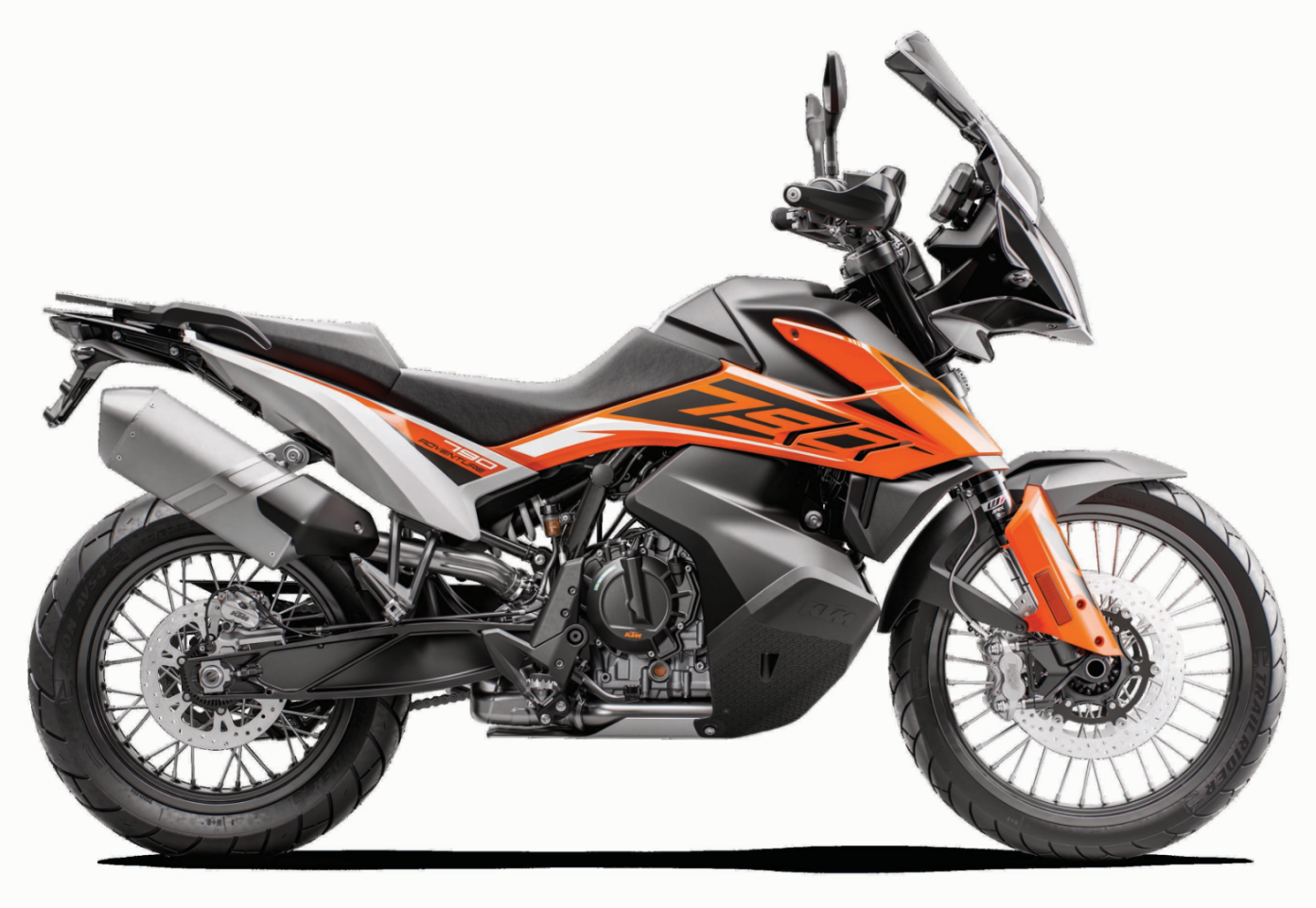 KTM 790 Adventure: low road-style front fender and shorter suspension