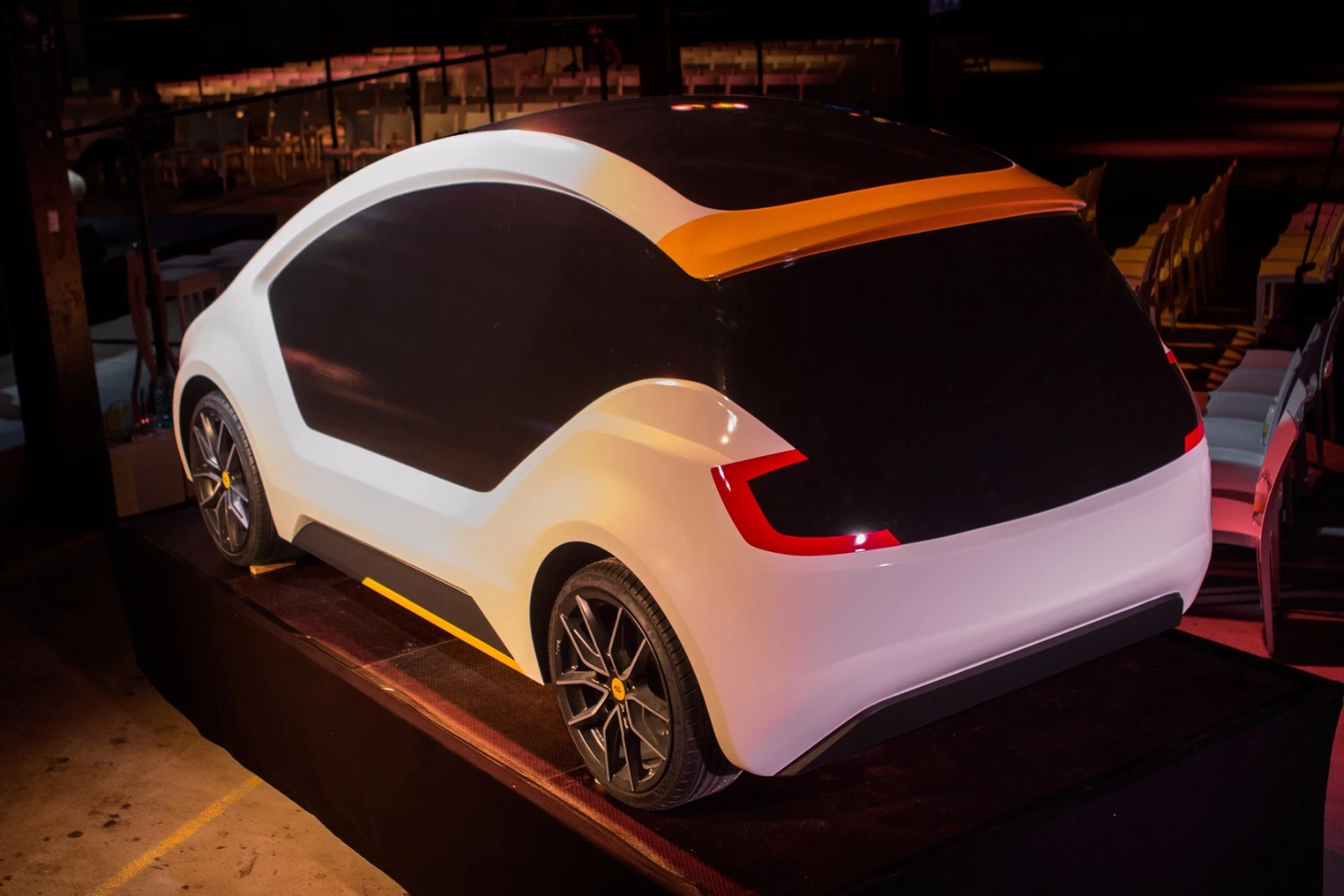 The Amber One will have a range of 400 km (249 mi)