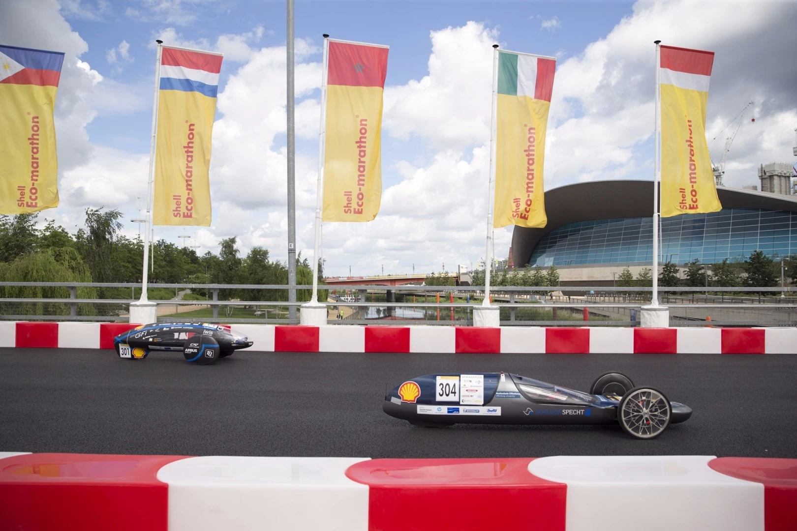 The Schluckspecht 3, a battery electric prototype racing for team Schluckspecht from University Of Applied Sciences Offenburg, Offenburg, Germany, races on the track during day five of Make the Future London 2016