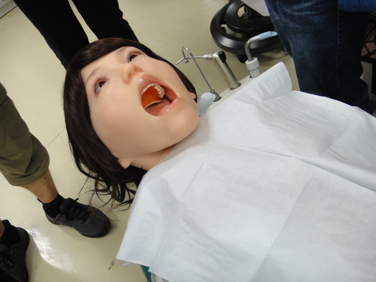 Realistic robotic helps dental students hone their skills