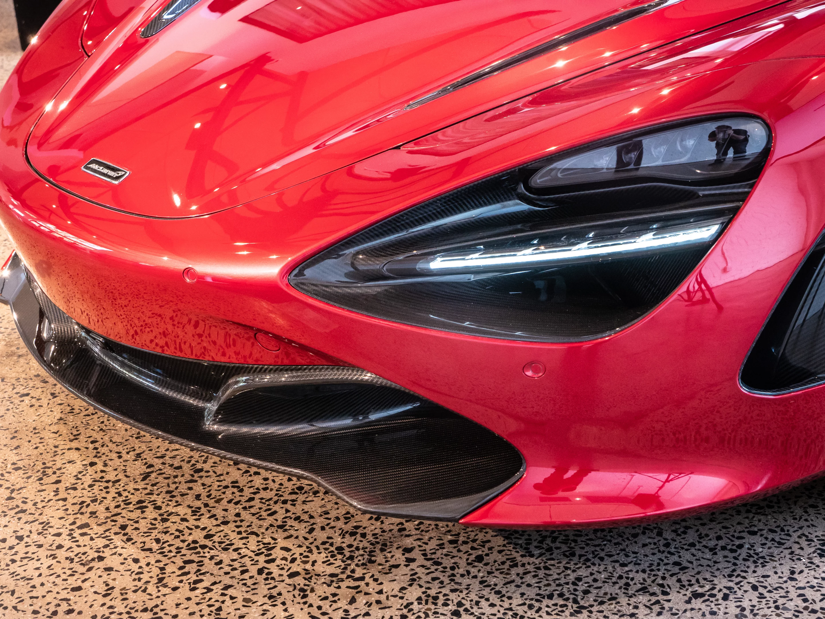 Aerodynamic carbon splitters