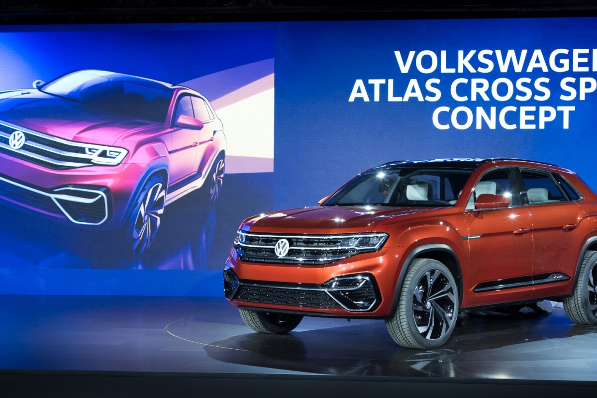 The Atlas Cross Sport concept on display in New York