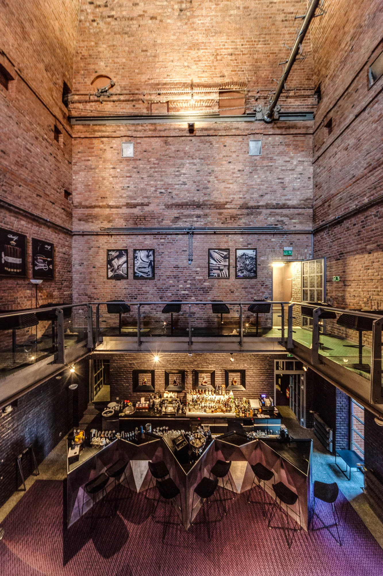 Blow Up Hall: stunning bar (Photo: Loz Blain/gizmag.com)