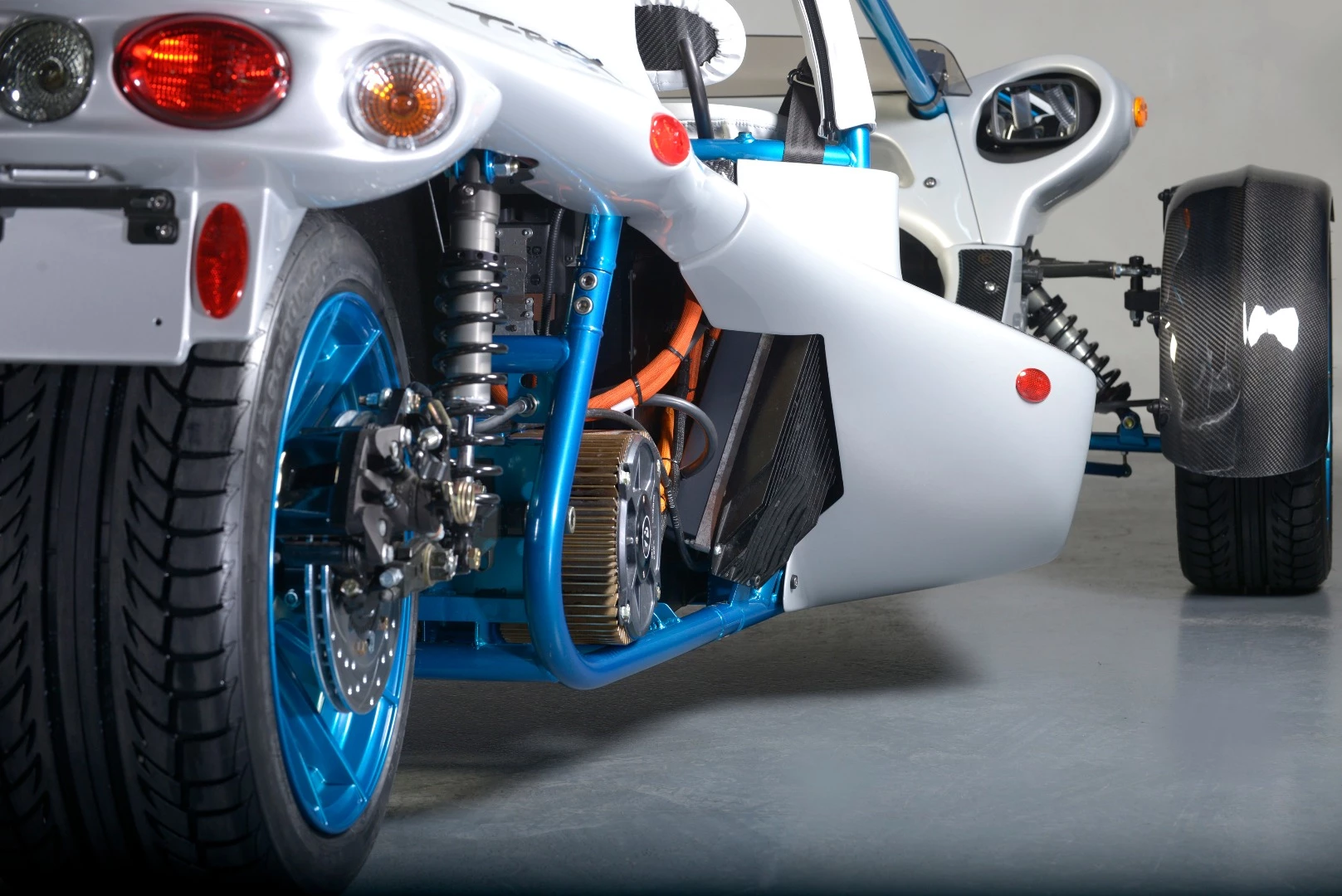 The electric T-Rex features two motors and a 26 kWh battery pack for a 0-10 km/h sprint of 3.2 seconds and a top speed of 180 km/h