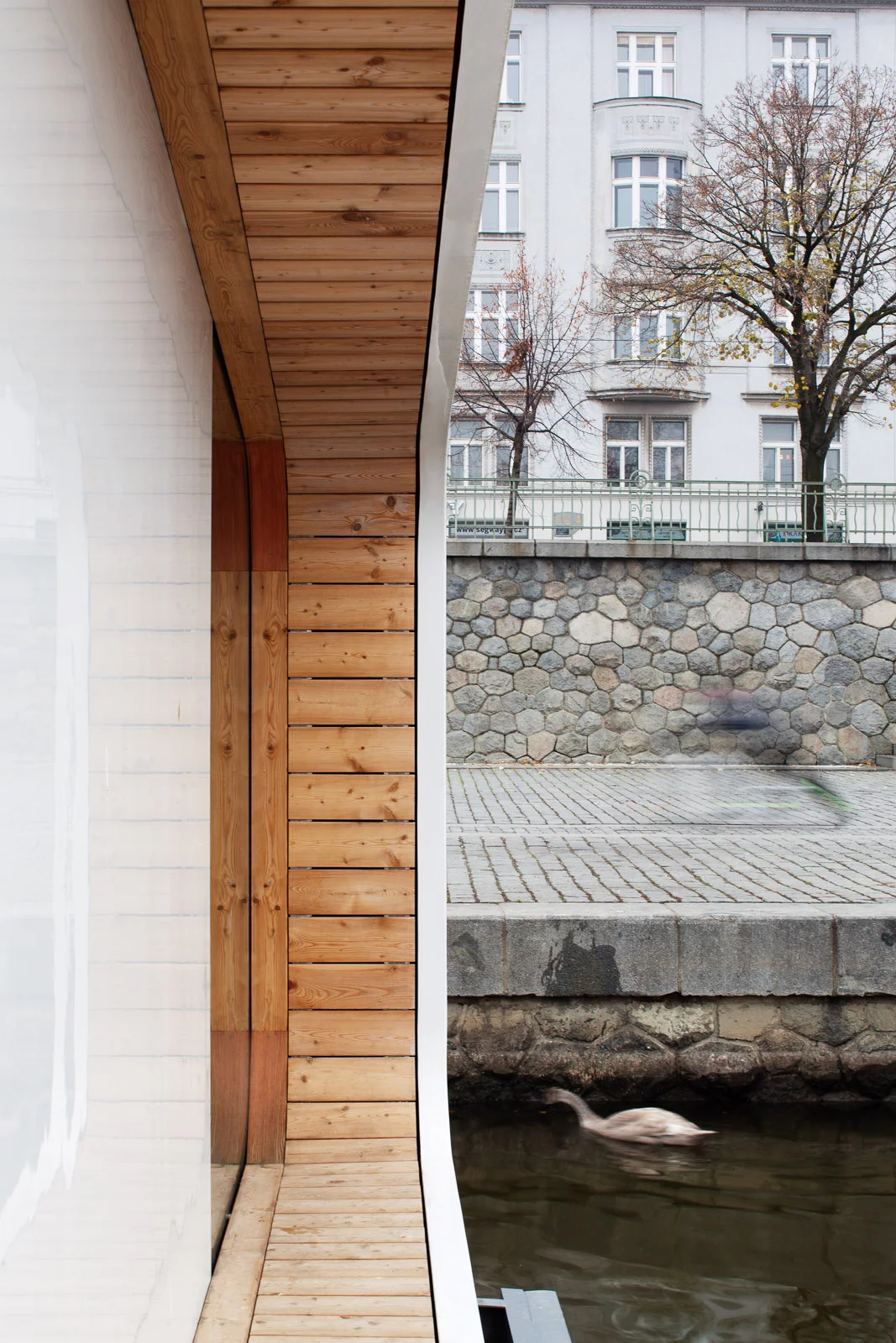 Access is gained via a footbridge (Photo: Port X)