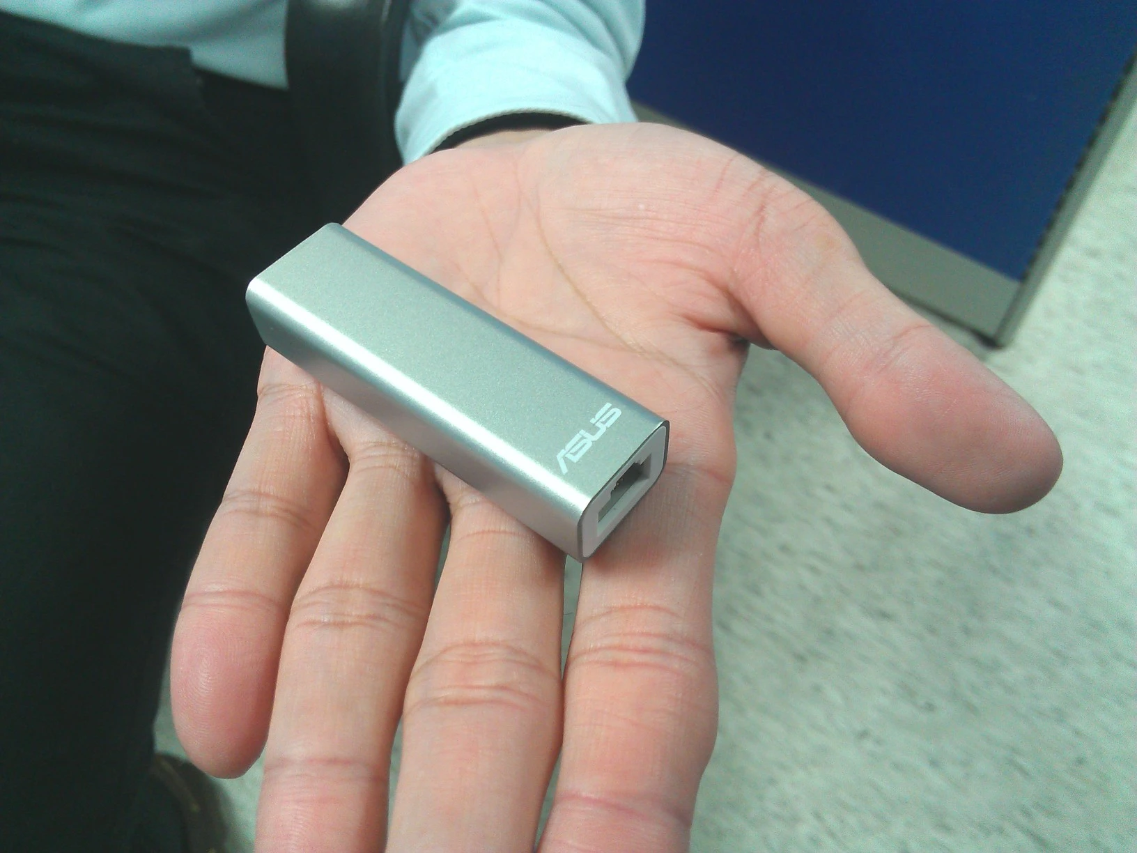 The ASUS WL-330NUL Pocket Router