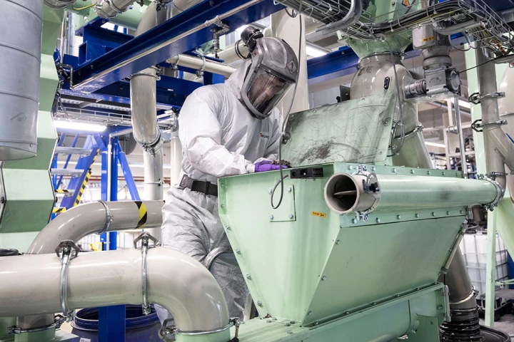 The recycling process for high voltage batteries underway at Porsche's facility