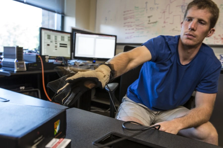 Testing the cyber glove used to track hand joint angles and finger motions