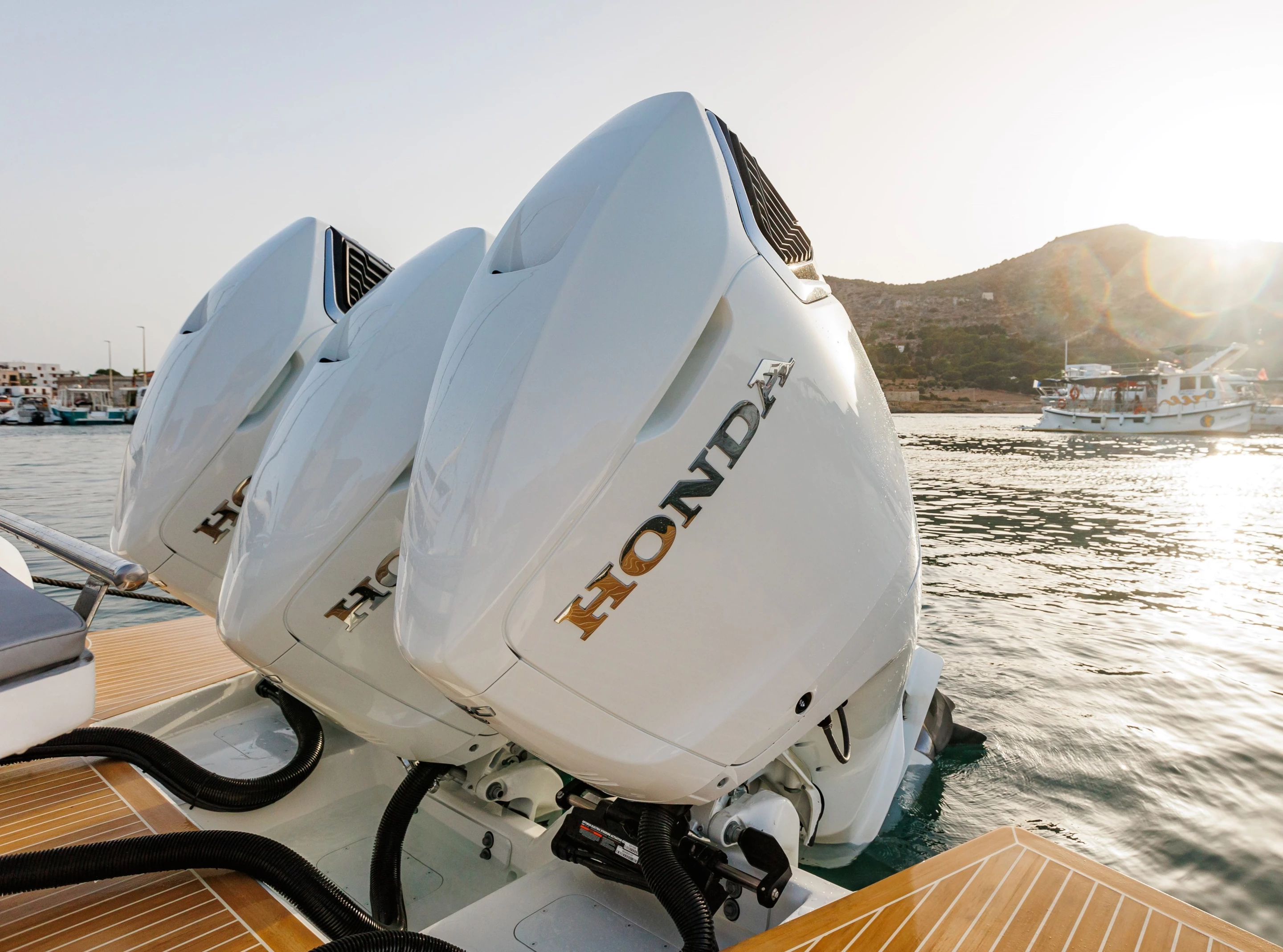 Honda shows its first V8 engine ever, the BF350 outboard, in 2024, ahead of officially expanding the V8 lineup this month