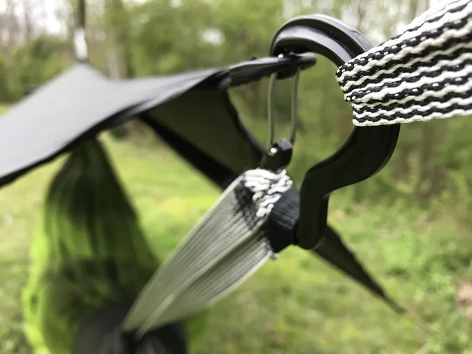 The Swayy hammock is suspended by aluminum alloy cinch buckles and carabiners along with polyester and Dyneema webbing
