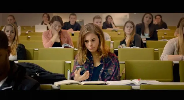 "What the ..?" – Anna realizes that IRIS is no SIRI