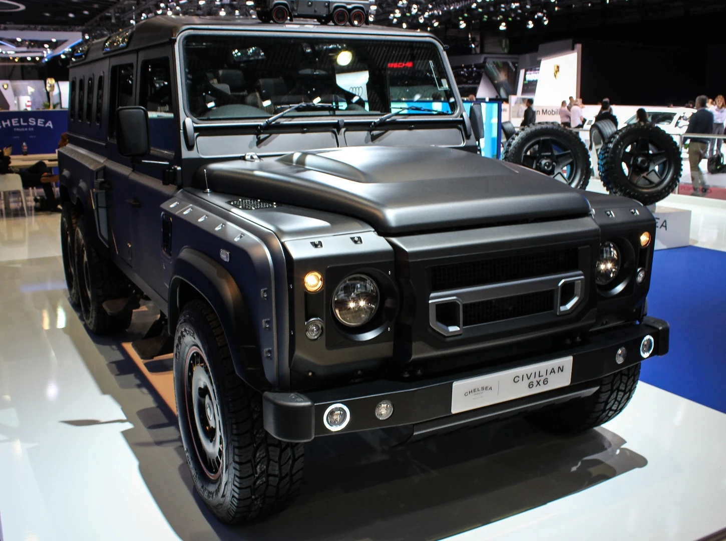 A successor to the Kahn Land Rover Defender 6x6, the Flying Huntsman 6x6 Civilian Carrier from sibling company Chelsea Truck Company is a three-axle, nine-seat Defender dressed in a fancy new set of clothes
