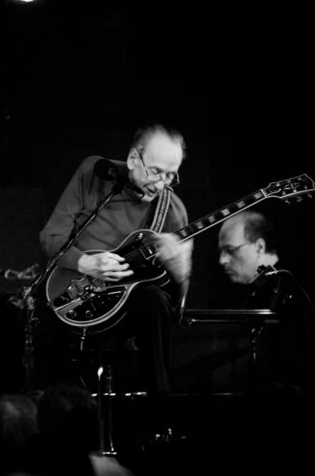 Les Paul Live @ Iridium Jazz Club / NYC (Photo: Thomas Faivre-Duboz, Creative Commons)