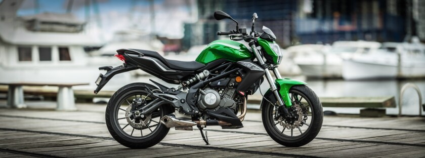 Benelli BN302 - visually reminiscent of hte Kawasaki ER-6N (Photo: Chris Blain/Gizmag)