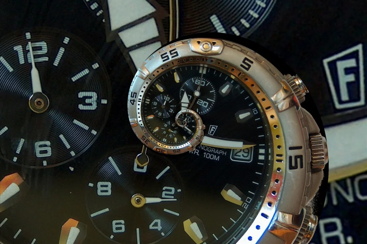 Cornell researchers have demonstrated a working temporal cloak that creates a gap in the flow of light to conceal events (Image: fdecomite via Flickr)