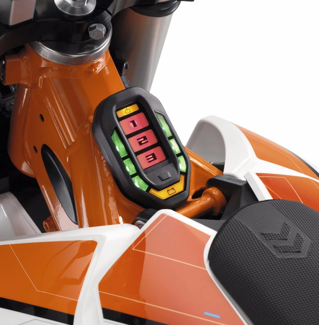 A convenient multi-function panel allows the rider to select from three riding modes