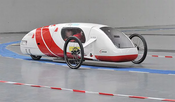 The E-Quickie draws energy from electric conducting paths on the ground