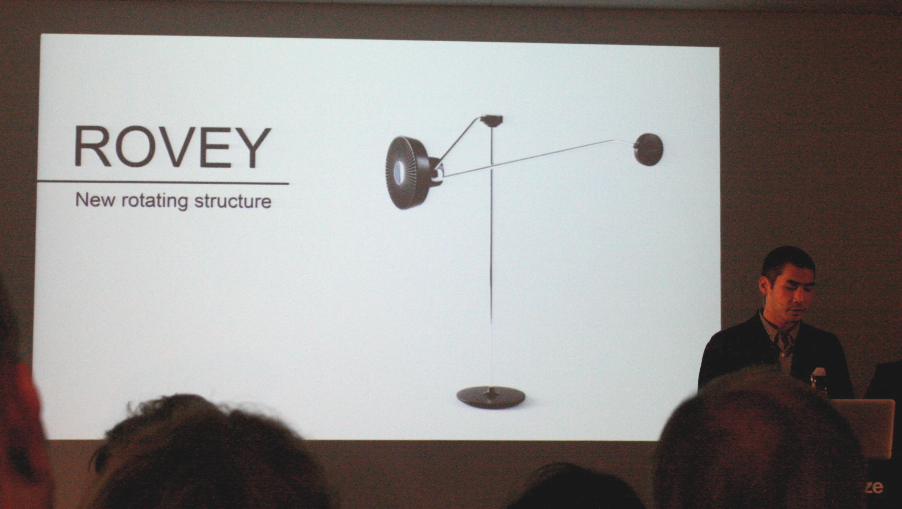Rovey is a balancing desktop fan by Japanese designers Kazuya Washio and Yu Kawashinma