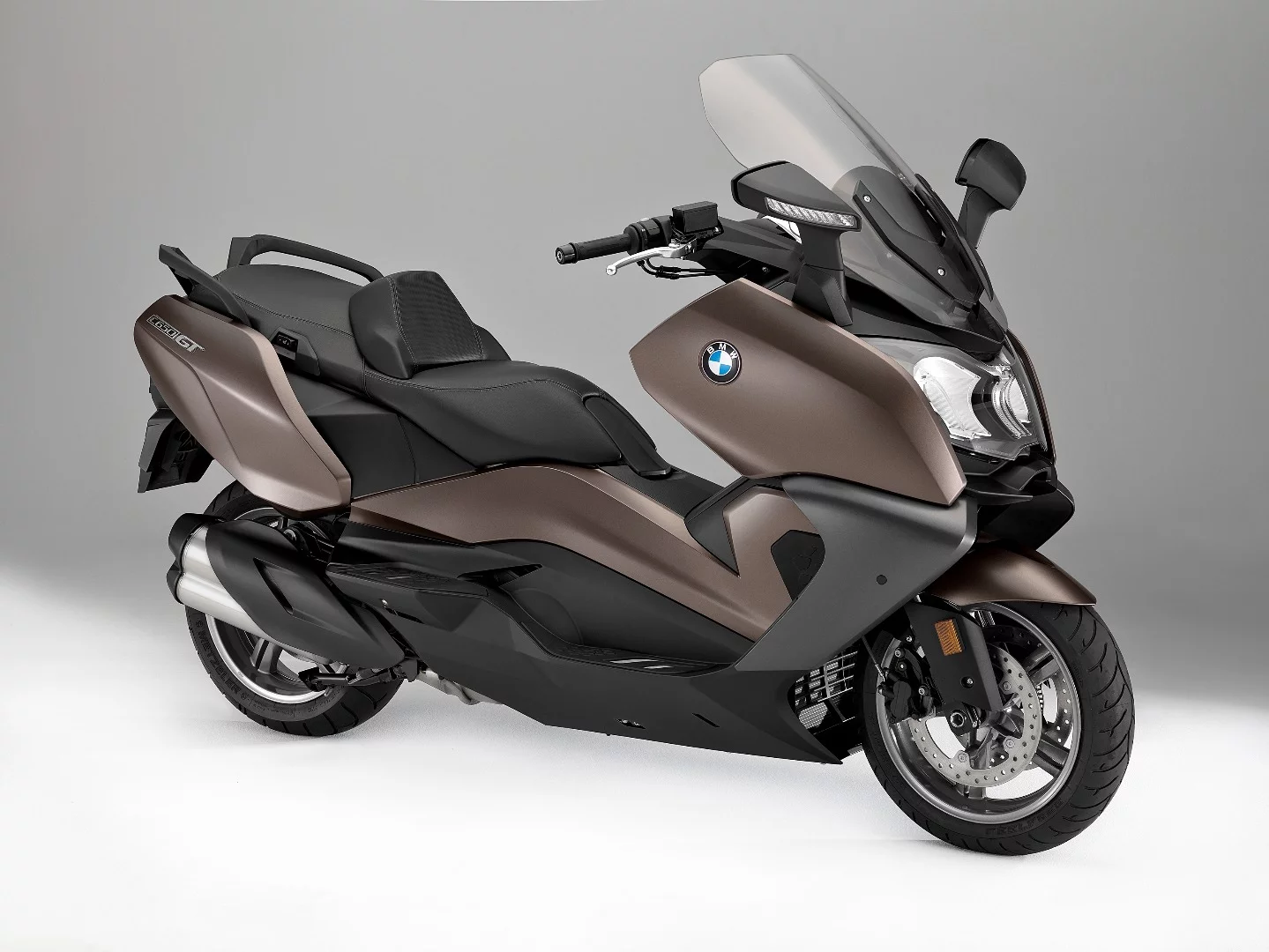 BMW C650 GT in Frozen Bronze metallic color