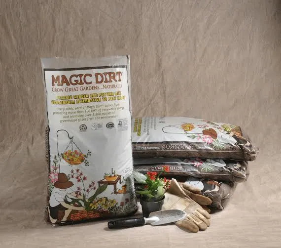 Magic Dirt premium potting soil and Bioproduct Innovation of the Year award winner