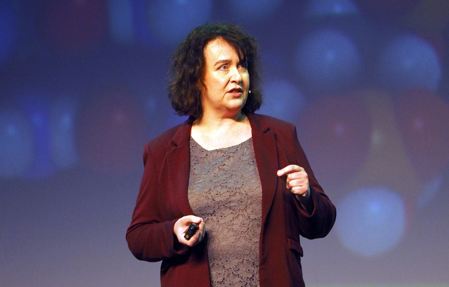 Dr Amy Fletcher speaking at the SUNZ Summit