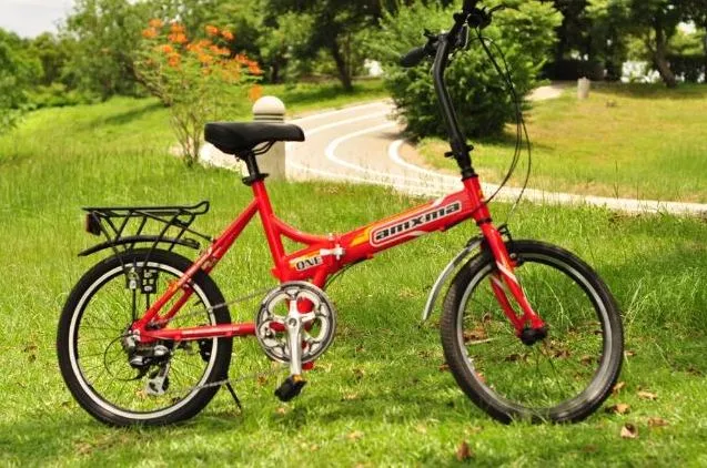 The Simple One bicycle folds up to double as a shopping cart