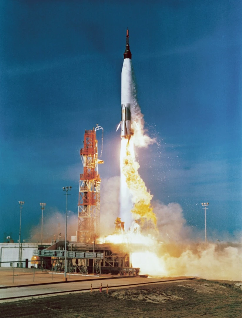 Unlike this Atlas rocket launching the Mercury-Atlas 2 mission in 1961, the RDE can act both as a rocket and an air-breathing jet
