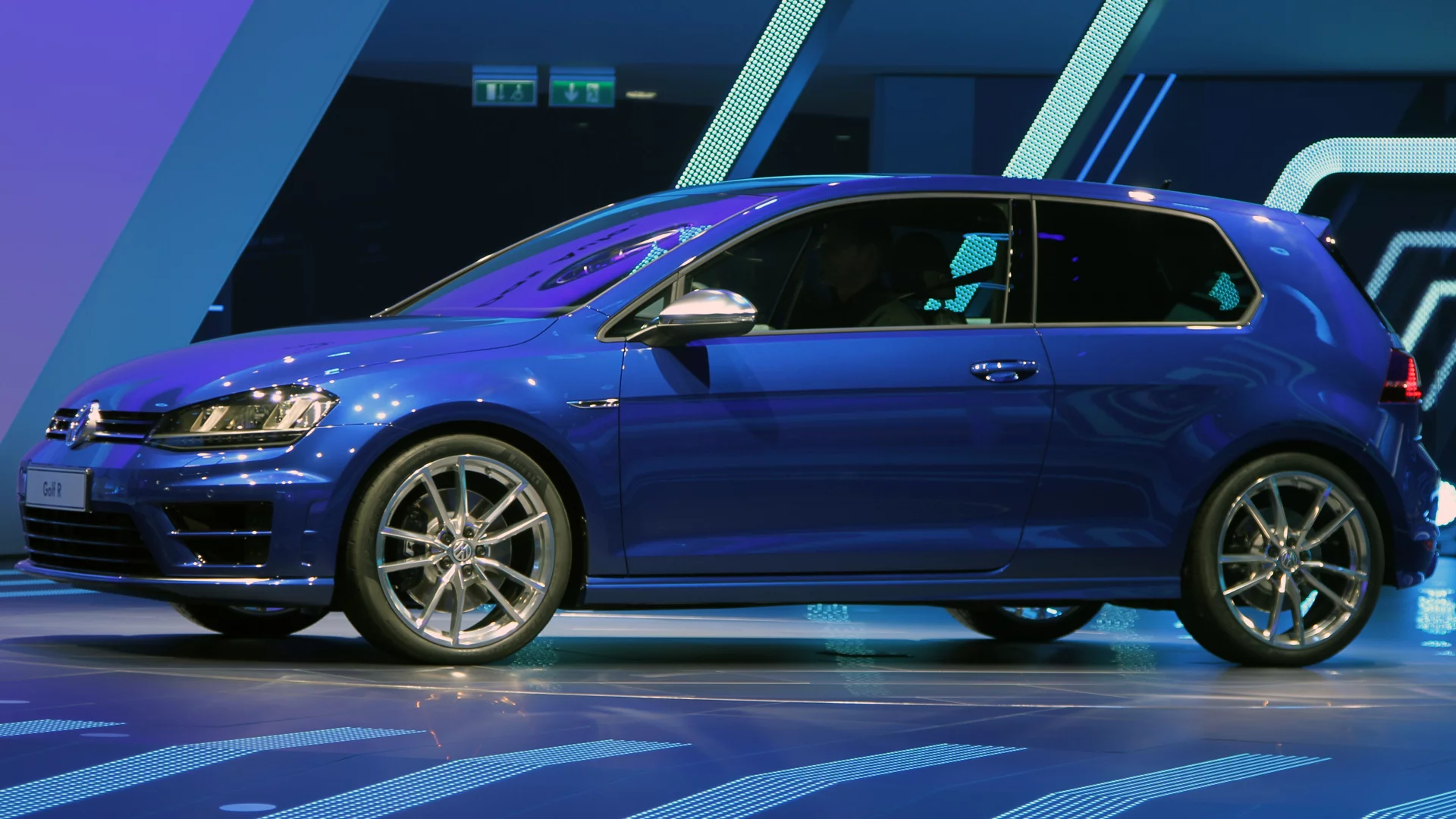 The Golf R employs the latest version of VW's 4Motion all-wheel-drive system and a reconfigured sports suspension system which has seen the body lowered by some 20 mm (Photo: Gizmag)