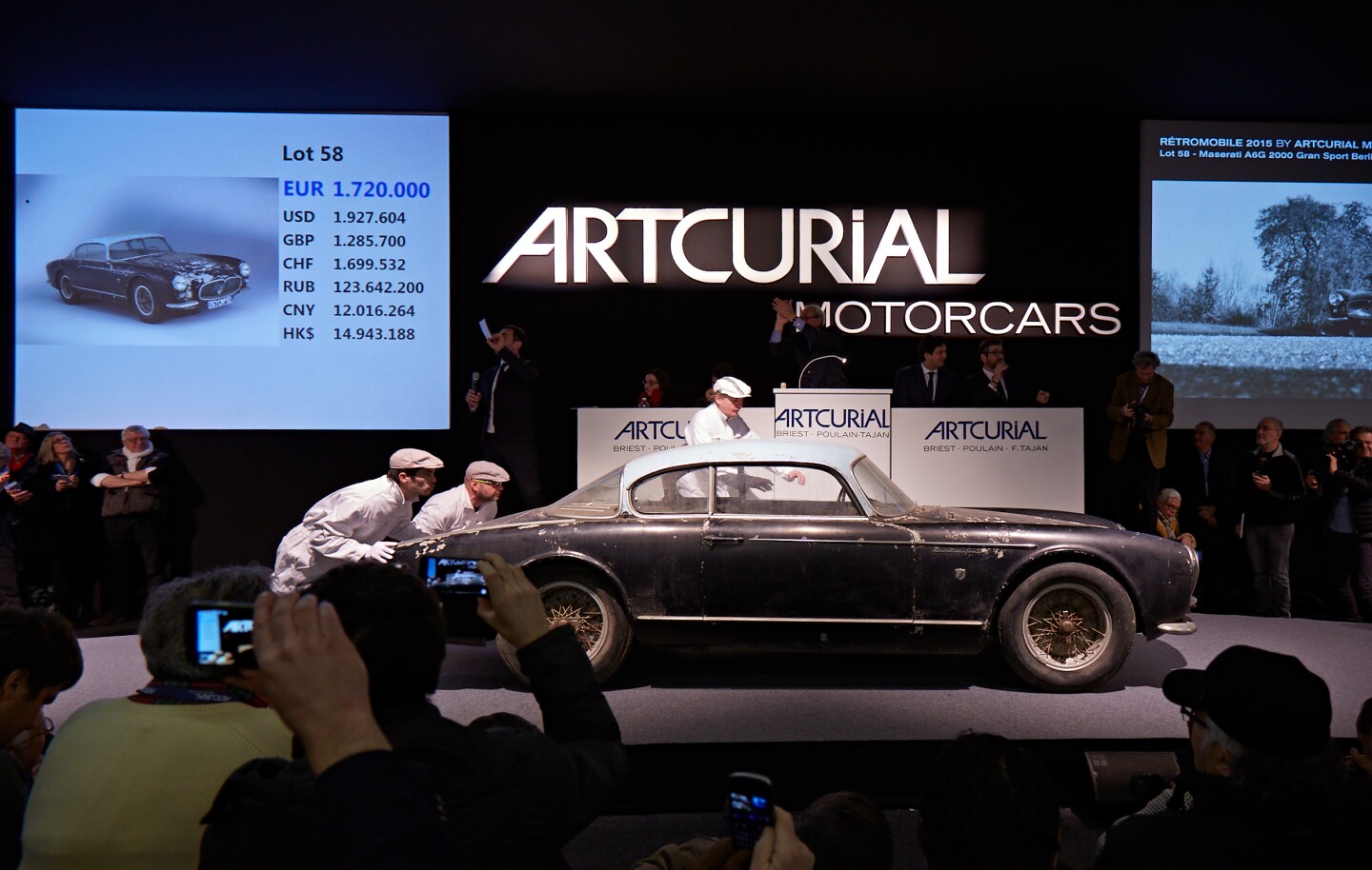 The Artcurial auction room during the sale of the Baillon Collection.