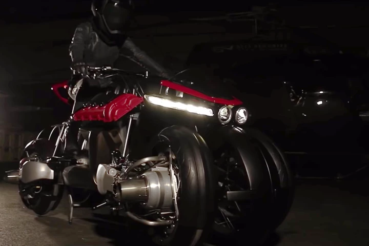 Was this outrageous flying machine what Lazareth had in mind all along when he built the crazy LM-847?