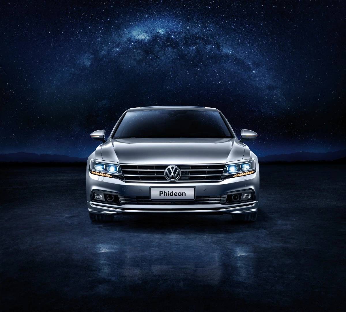 The Phideon's face is bigger and bolder than anything else in the Volkswagen stable at the moment