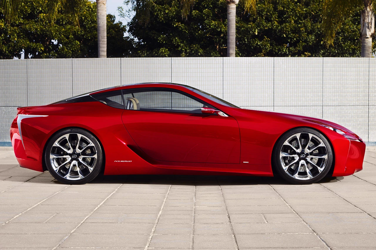The LF-LC Hybrid Sports Concept
