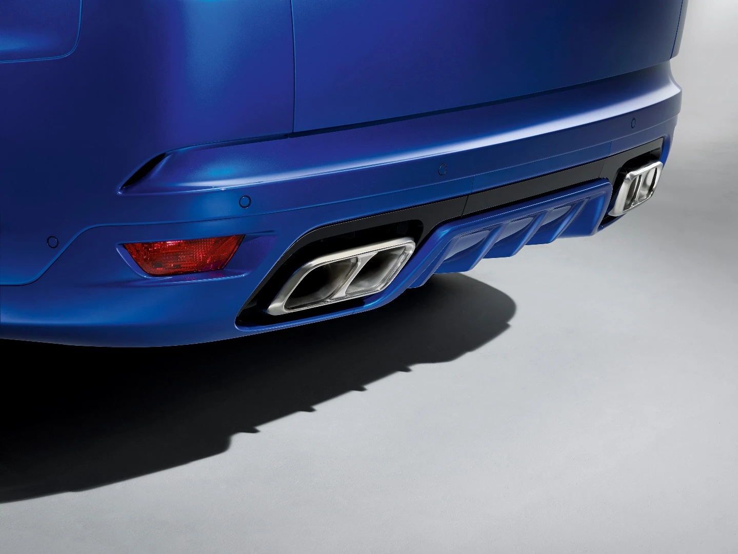 The new rear bumper on the Range Rover Sport SVR
