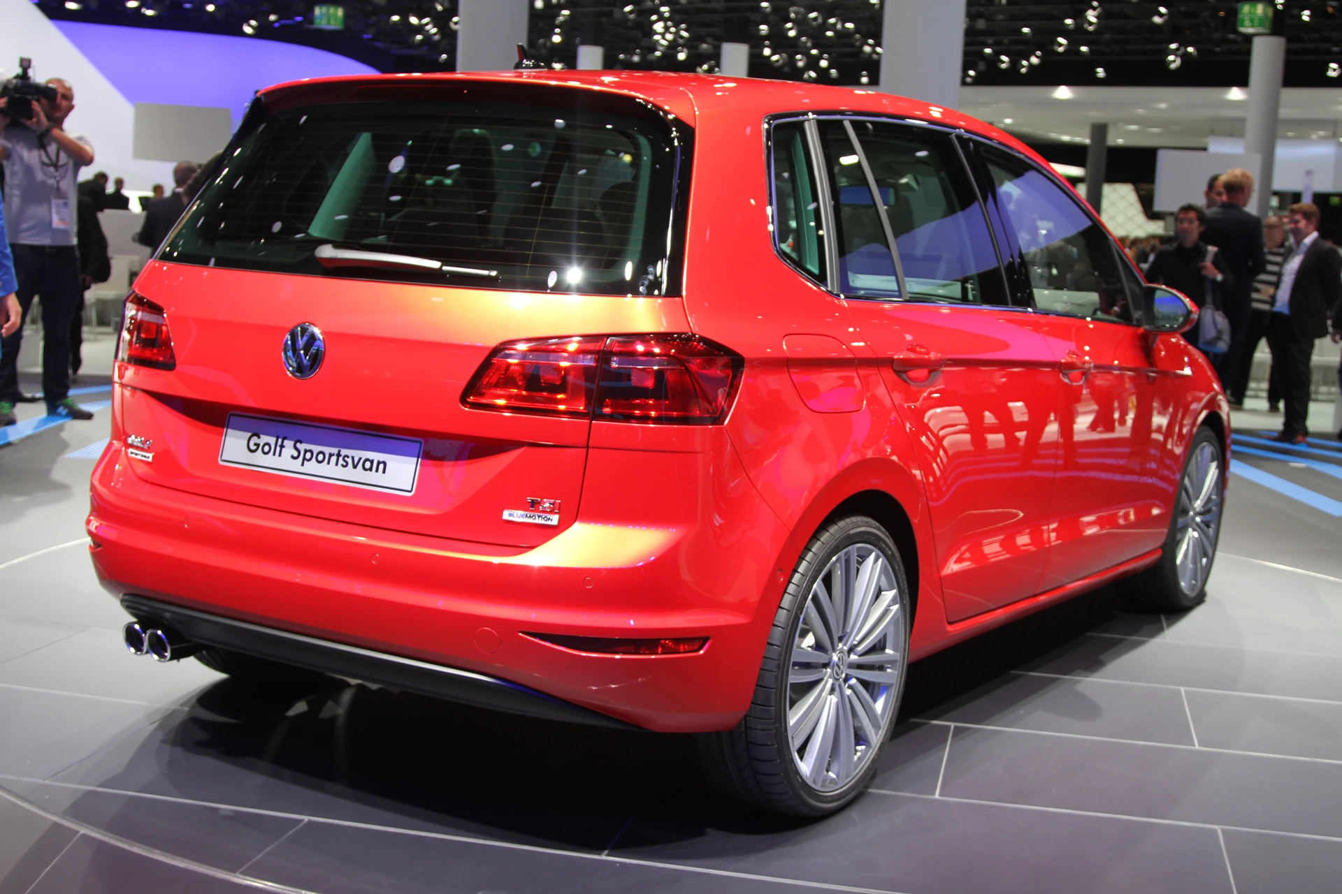 When it launches in the middle of 2014, the Golf Sportsvan will come with a choice of one of six new engines, all of which have stop-start as standard (Photo: Gizmag)