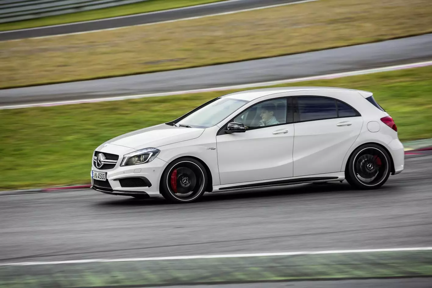 The A 45 AMG goes from zero to 100 km/h (62 mph) in 4.6 seconds