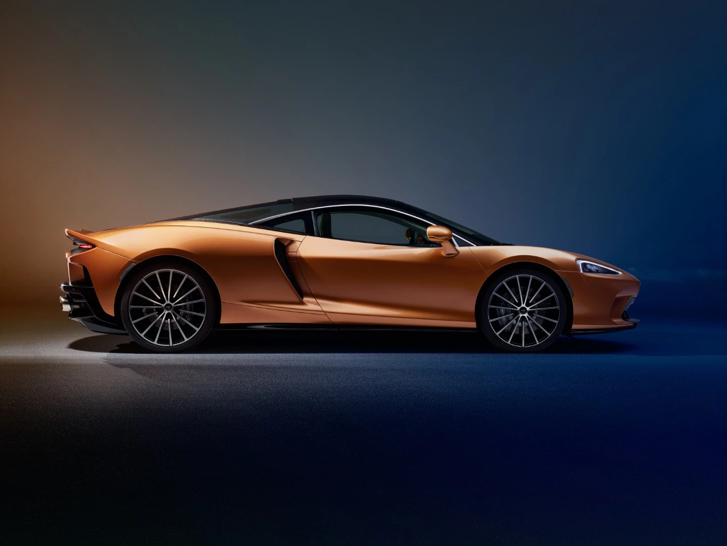 The extra space comes from the McLaren GT’s larger build. The car is nearly 4.7 meters (185 inches) and has larger front and rear overhangs than is traditional with a McLaren design