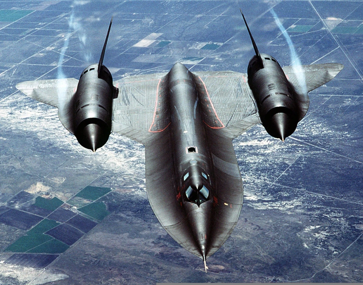 An SR-71 generating water vapor trails