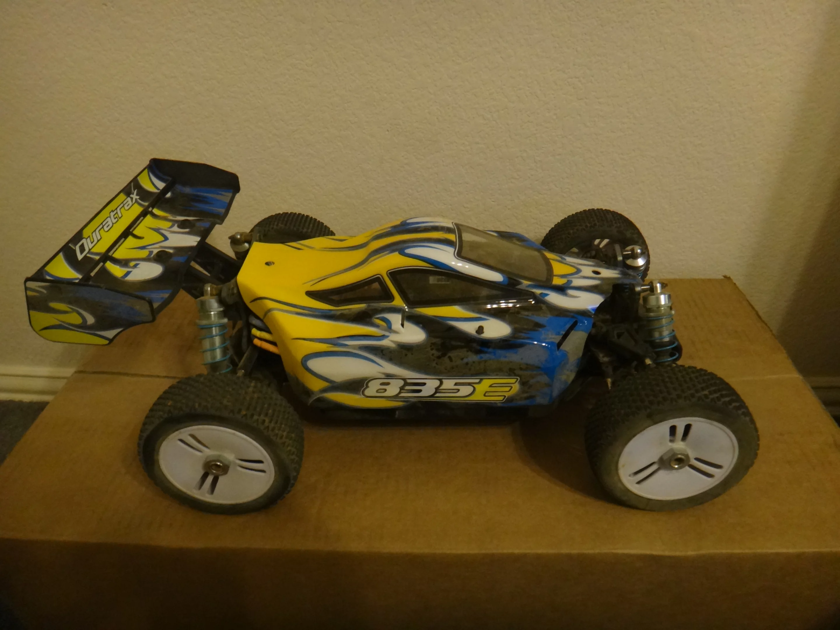 One aspect of the Duratrax 835E that intrigued me the most was Hobbico's claim in some promotional materials that it's “virtually indestructible”