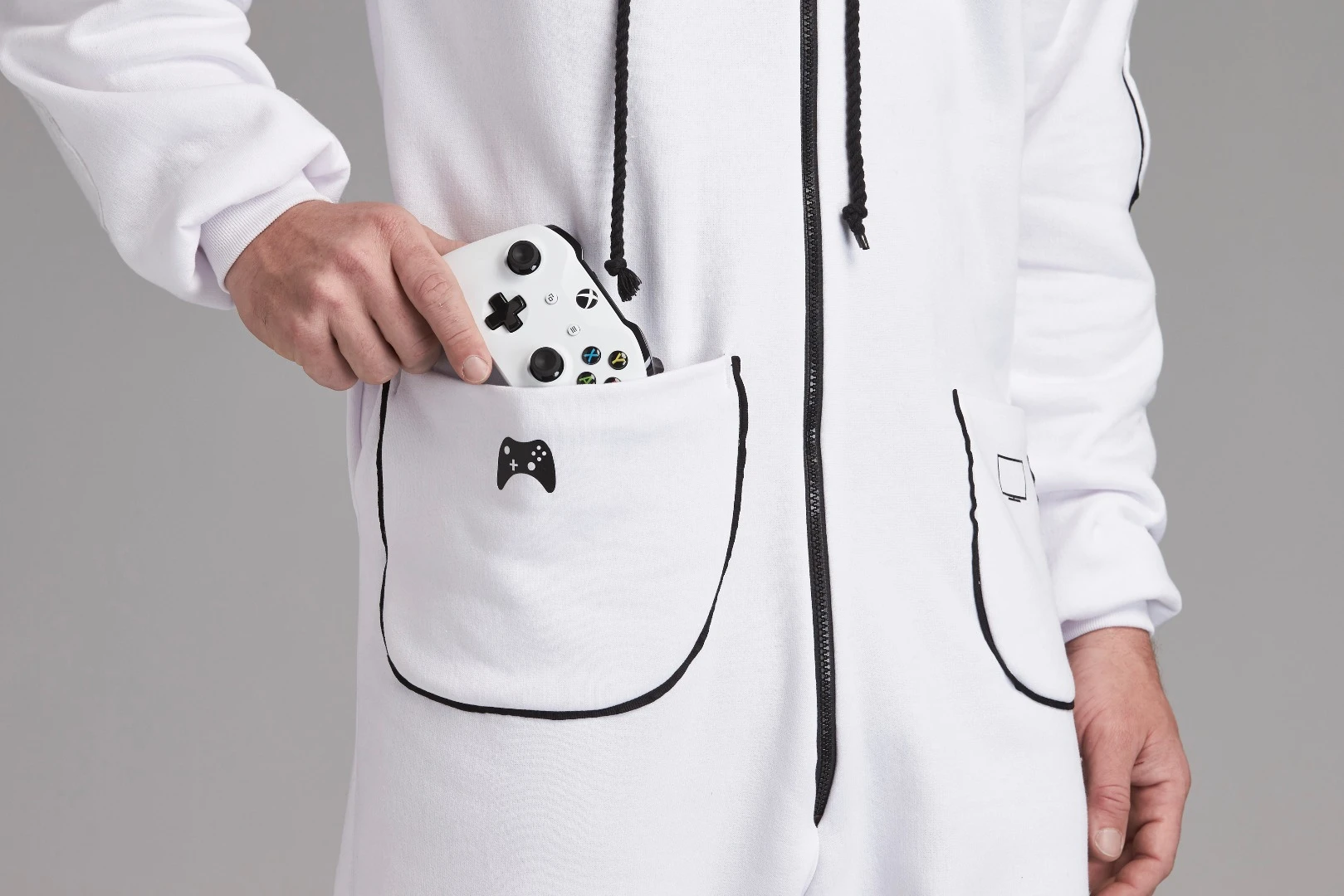 The pocket is perfectly sized for an Xbox controller