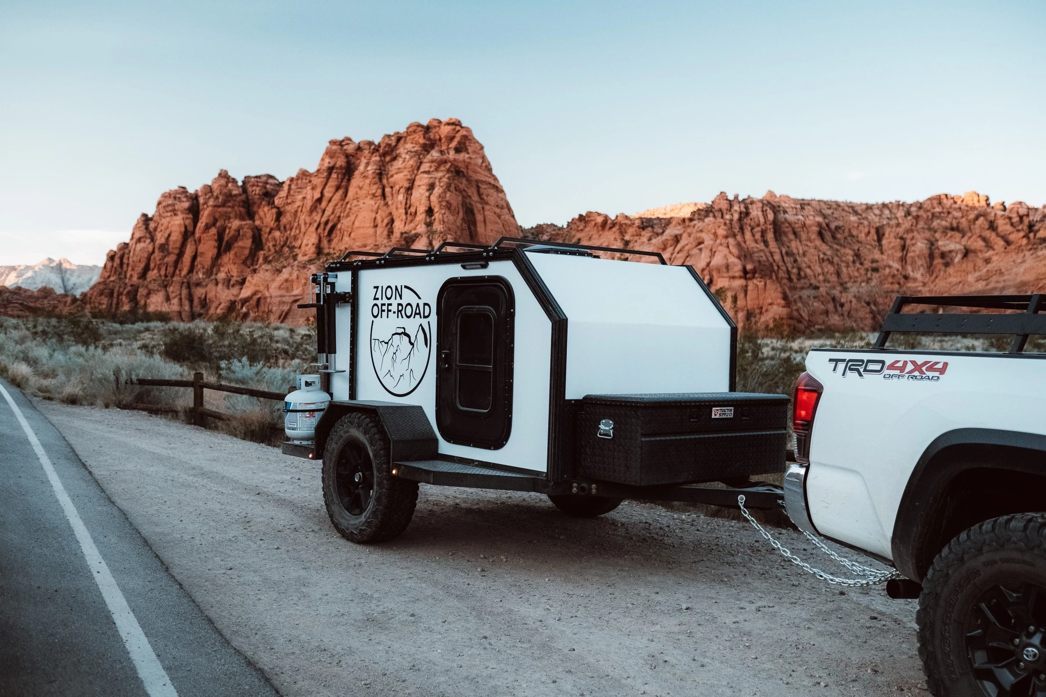 A middle-of-the-road Zion trailer build with cross bars and other mounting accessories