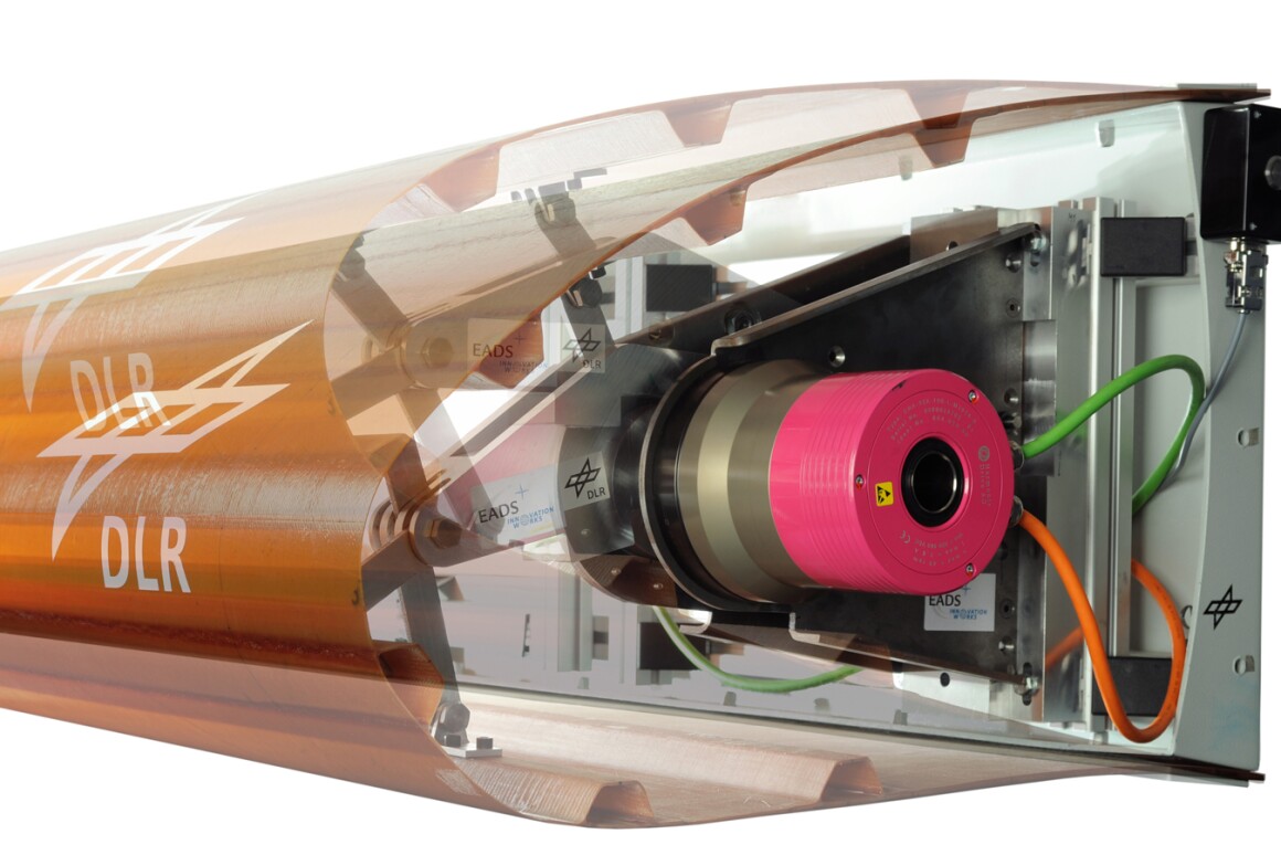 Morphing leading edge reduces drag and noise in takeoff and landing
